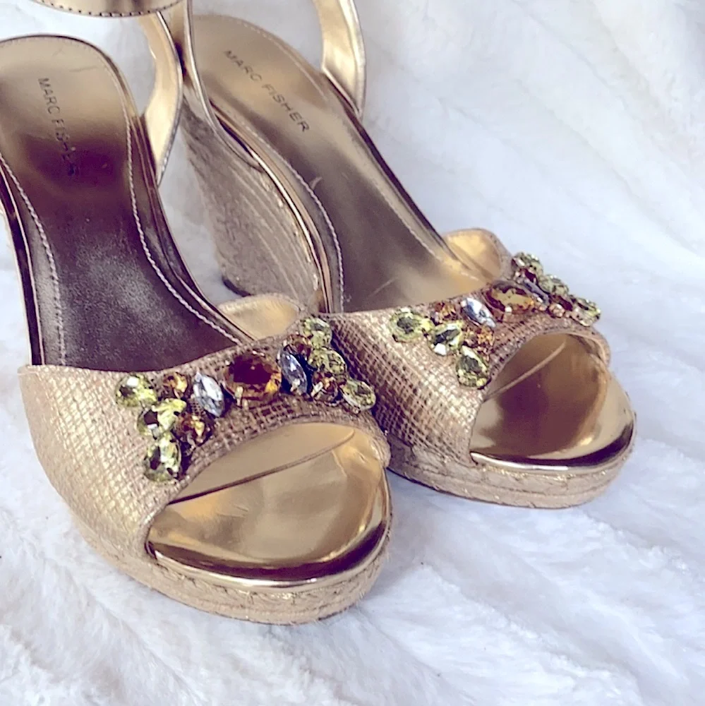 Marc Fisher Gold Jeweled Wedge 3.5”Heels sz 7.5 M Pre loved Very Good Condition
